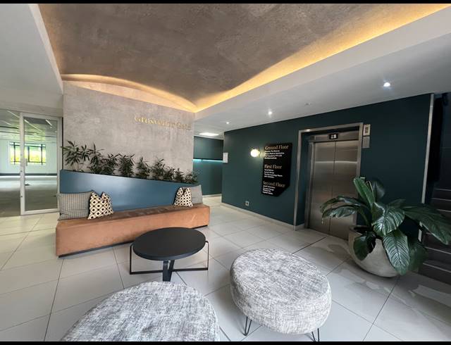 90M² OFFICE TO LET IN HYDE PARK